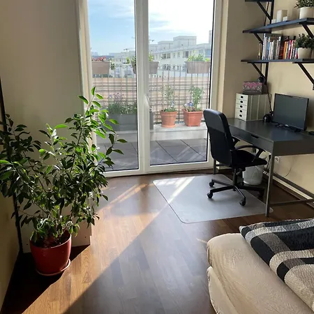 Homestay Mit Eigenem Badezimmer - 1 Bahn-station Zur Messe Und Hbf Frankfurt am Main