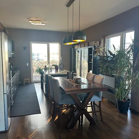 Mit Eigenem Badezimmer - 1 Bahn-station Zur Messe Und Hbf