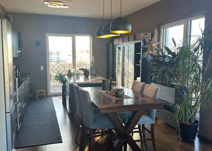 Mit Eigenem Badezimmer - 1 Bahn-station Zur Messe Und Hbf