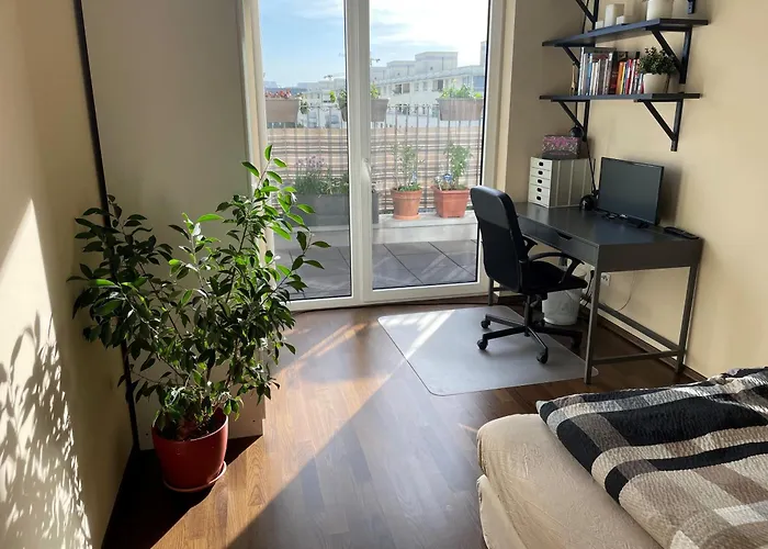 Quarto em Acomodações Particulares Mit Eigenem Badezimmer - 1 Bahn-station Zur Messe Und Hbf Frankfurt am Main